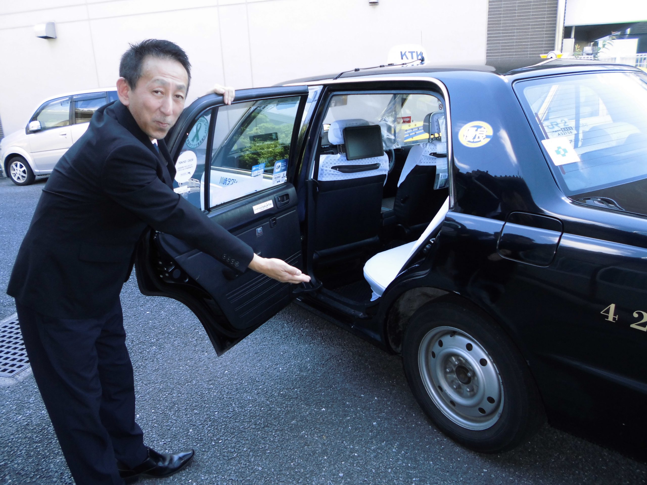 正社員 タクシー乗務員 嘱託 業種で選ぶ タクシーのお仕事を 川崎 横浜 横須賀 東京で探す